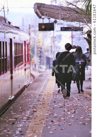 Train to school Train to school 61181647