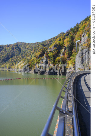 Autumn leaves of Jozankei Hoheikyo Dam, Hokkaido Autumn leaves of Jozankei Hoheikyo Dam, Hokkaido 61184505