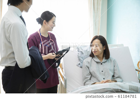 Business Job Nurse Doctor Doctor Woman Male Couple Visit Hospital Hospital Room Parents and Children 61184781