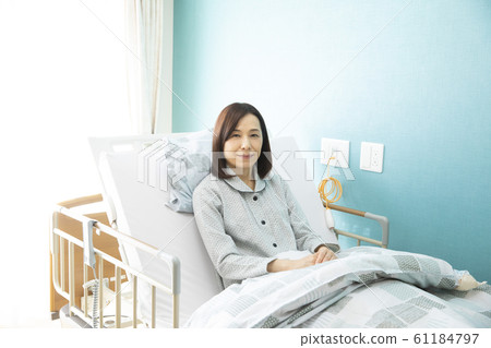 女住院病人病人病房包房好 女住院病人病人病房包房好 61184797
