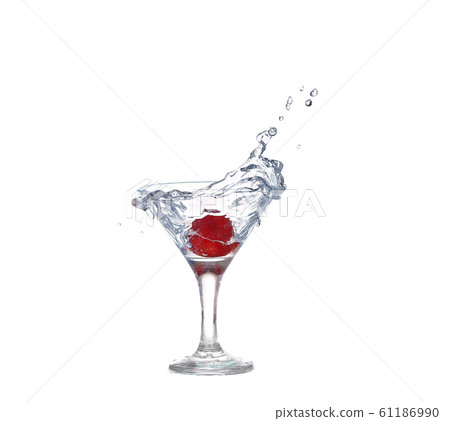 Strawberries, ice cubes into the glass Strawberries, ice cubes into the glass 61186990