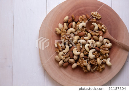 Mixed nuts (overhead view) 61187804