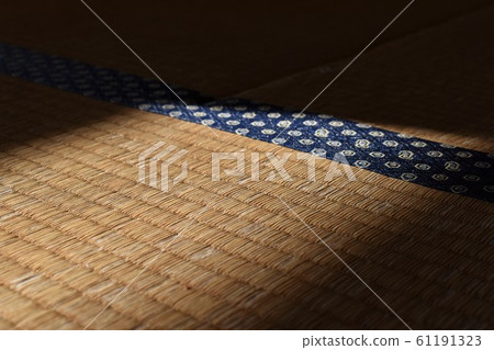 榻榻米 61191323