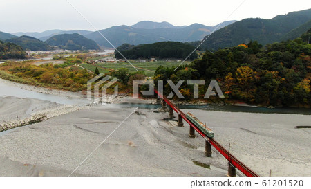 大井川鐵路和紅葉 大井川鐵路和紅葉 61201520