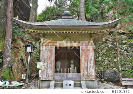 [Shashinzan Jojuin Tairyu-ji Temple] (Shikoku Sacred Site No. 21 Fudasho) Tatsuyama, Kamo-cho, Anan City, Tokushima Prefecture 61201581