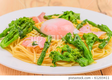 Spring taste rape blossom pasta 61203411