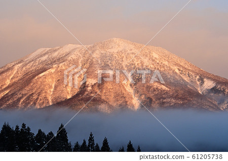 Black Mountains Black Mountains 61205738