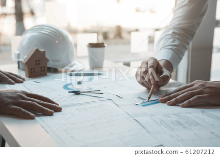 Team architect or engineering people discussion 61207212