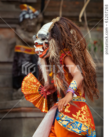Dancer in traditional Balinese mask of demon Dancer in traditional Balinese mask of demon 61207268