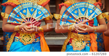 Balinese dancer women in traditional Sarong Balinese dancer women in traditional Sarong 61207269