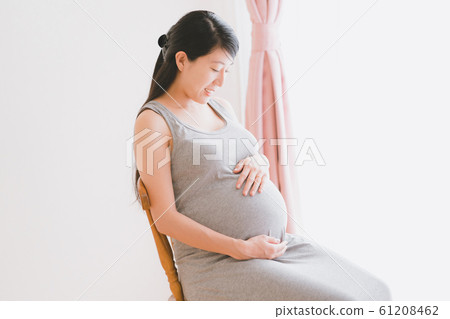pregnant, pregnant woman, last month of pregnancy 61208462