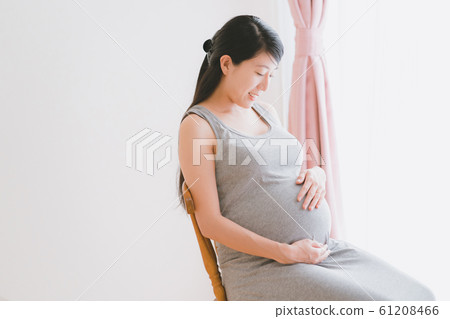 pregnant, pregnant woman, last month of pregnancy 61208466