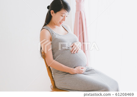 pregnant, pregnant woman, last month of pregnancy 61208469