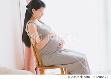 懷孕 孕婦 懷孕足月 61208475