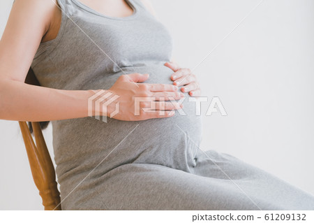 pregnant, pregnant woman, last month of pregnancy 61209132