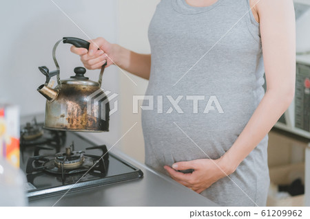 懷孕 孕婦 燒水用的水壺 61209962