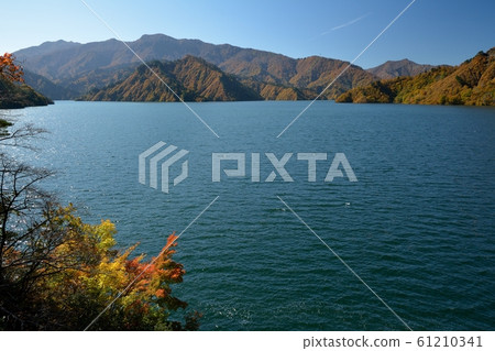 秋天的大倉湖 61210341