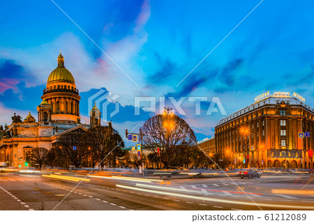 Hotel Astoria and St. Isaac's Cathedral.  Saint 61212089
