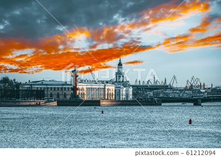 Rostral Columns on the spit of Vasilievsky island. 61212094
