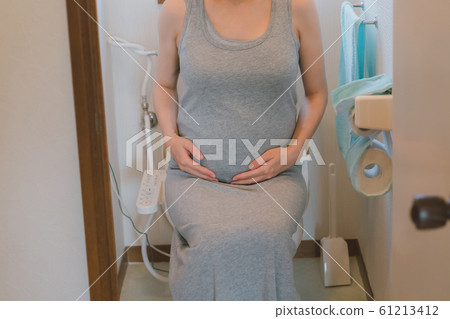 pregnant, pregnant woman, loo 61213412