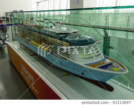 Model of Royal Caribbean Cruise Ship 61213697
