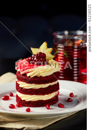 Cake Red Velvet with pomegranate and carambola, Cake Red Velvet with pomegranate and carambola, 61216525