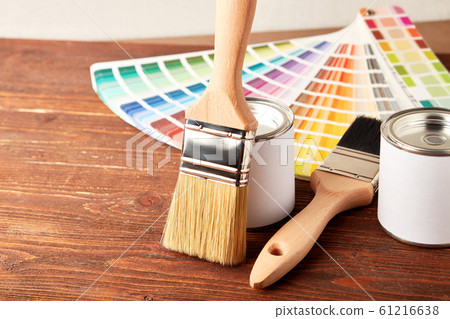 Painting tools on wooden table Painting tools on wooden table 61216638