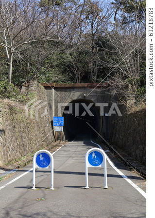 新潟系魚川前北陸本線軌道軌道Kubiki自行車人行道 新潟系魚川前北陸本線軌道軌道Kubiki自行車人行道 61218783