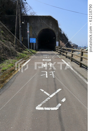新潟系魚川前北陸本線軌道軌道Kubiki自行車人行道 新潟系魚川前北陸本線軌道軌道Kubiki自行車人行道 61218790
