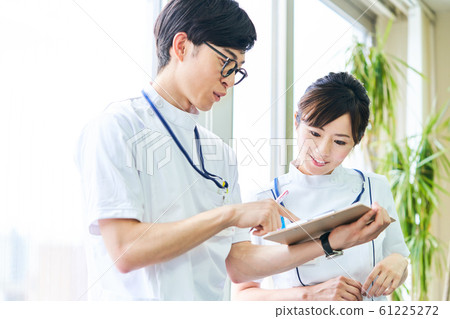 男人和女人在白色 男人和女人在白色 61225272