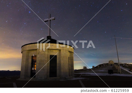 Monument with starry sky as a background 61225959