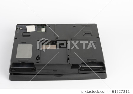 View of the underside of the laptop, removed the 61227211