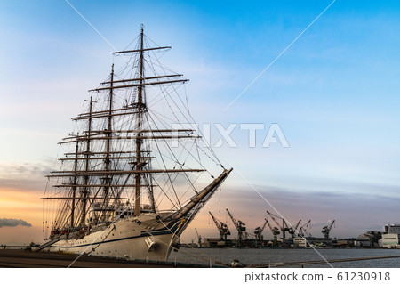 Nippon Maru,停泊在神戶港的大型訓練帆船 Nippon Maru,停泊在神戶港的大型訓練帆船 61230918
