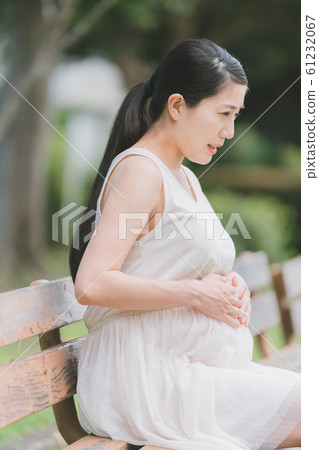 pregnant, pregnant woman, last month of pregnancy 61232067