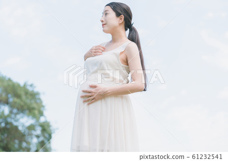 pregnant, pregnant woman, belly 61232541