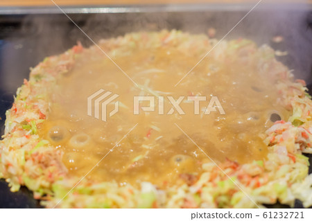 A specialty of downtown Tokyo How to bake Monja-yaki How to enjoy Middle-aged women who enjoy Monja-yaki A specialty of downtown Tokyo How to bake Monja-yaki How to enjoy Middle-aged women who enjoy Monja-yaki 61232721