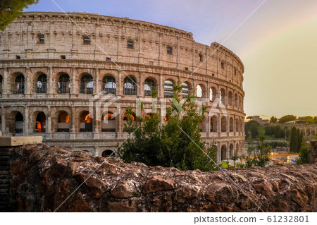 Evening scenery of the Colosseum 61232801