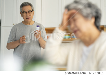 生活方式老年人疾病 61237015