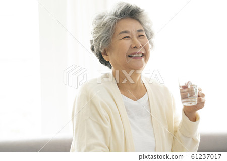 Lifestyle Elderly Disease 61237017