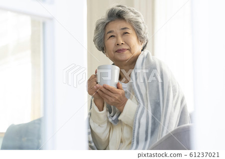 生活方式老年人疾病 61237021