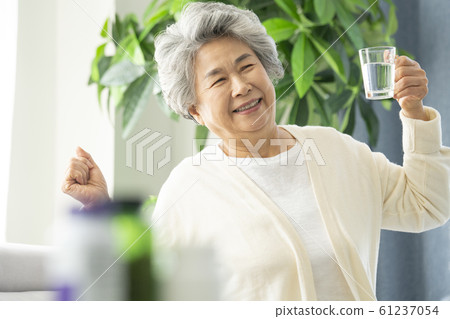 Lifestyle Elderly Disease 61237054
