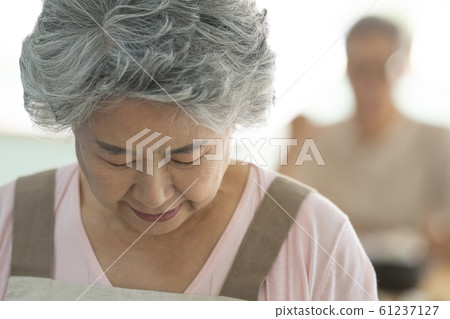 生活方式老年人吃 61237127