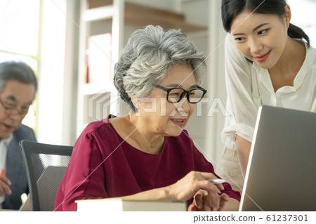 Lifestyle Seniors Studying Lifestyle Seniors Studying 61237301