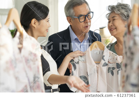 生活方式老年人購物 61237361