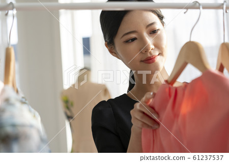 Lifestyle Seniors Shopping 61237537