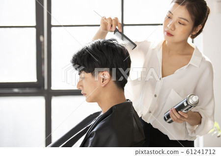 Hairdresser and men 61241712