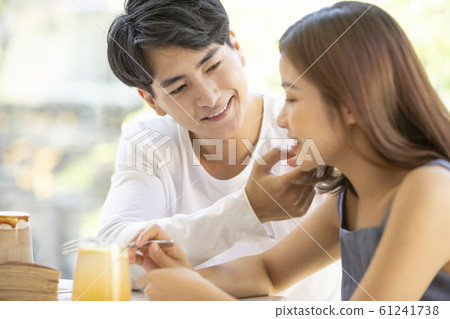 A couple doing a date 61241738