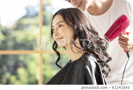 Beauty salon female customer 61241843