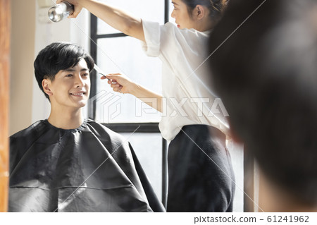 Hairdresser and men 61241962