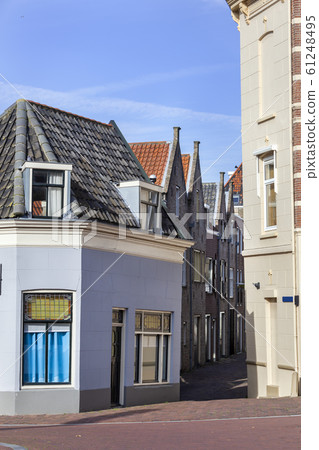 Narrow street in Dordrecht 61248495